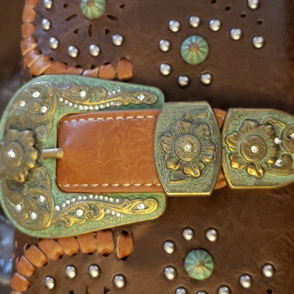 Montana West Buckle Collection Concealed Carry Hobo Bag & Wallet Set in Coffee - Picture 14 of 15